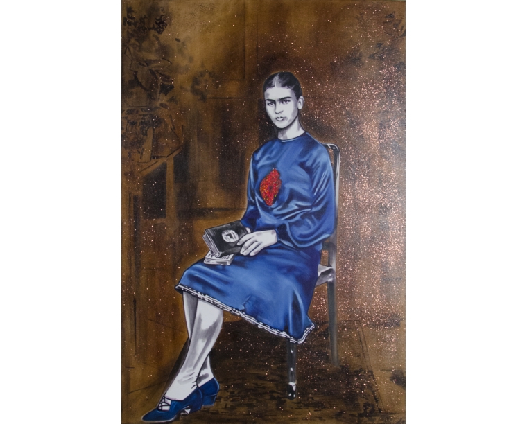 Painting of Frida Kahlo seated in a blue dress against a speckled gold and brown background, by Kim Parrent