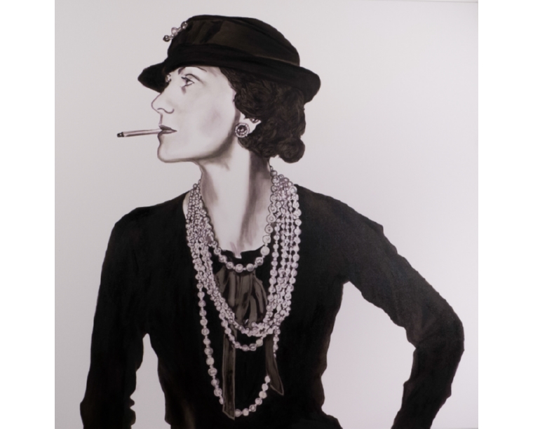 Painting of Coco Chanel in profile wearing a hat and pearls and holding a cigarette, by Kim Parrent